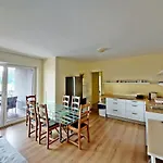 Rose Valley, Modern &