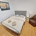 Apartment Rose Valley, Modern & *