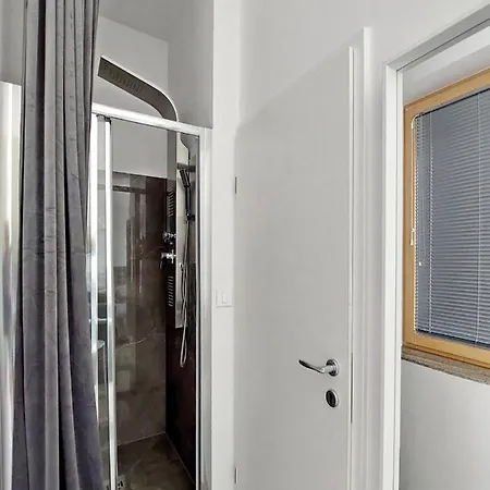 Rose Valley, Modern & Διαμέρισμα *