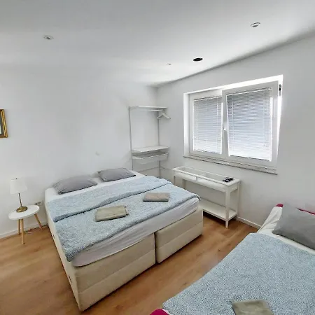 Rose Valley, Modern & * Λιουμπλιάνα