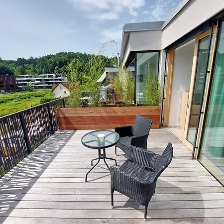 Rose Valley, Modern & * Λιουμπλιάνα