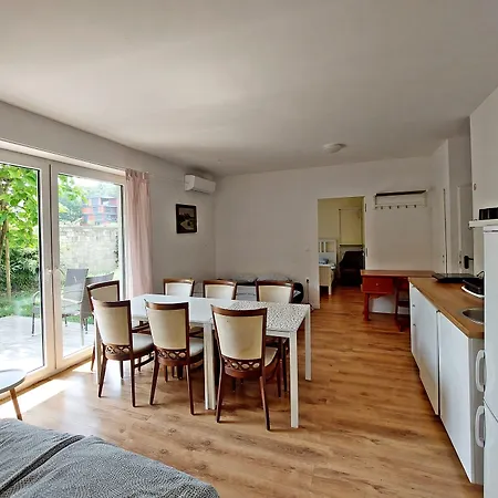 Rose Valley, Modern & Appartement Ljubljana