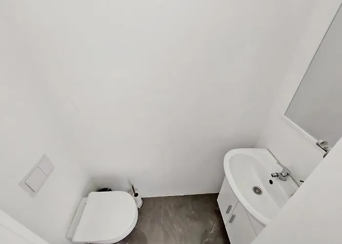 Rose Valley, Modern & 아파트 류블랴나