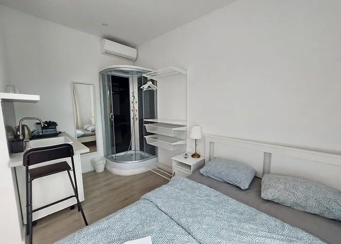 Rose Valley, Modern & Ljubljana